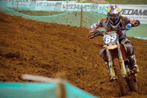 钻石联赛首回合对决在即！曼联演练定位球，辽宁男篮密集防守应对的简单介绍-模拟器试玩